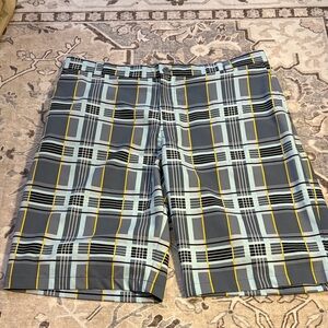 Sligo men’s Plaid Gray and Yellow Shorts size 38